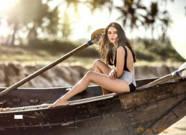 Aditi Rao Hydari Photo Shoot For Traveller Photos