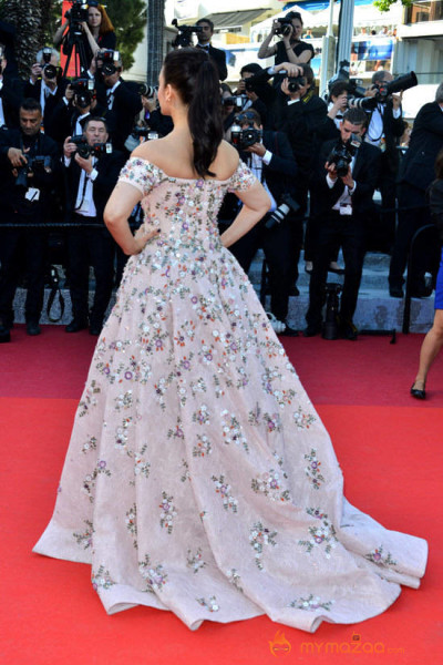 Aishwarya Rai Stills @ Cannes Film Festival Red Carpet Fashion -2016