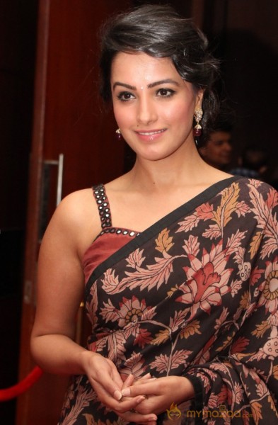 Anita Hassanandani Cute and Hot Pics