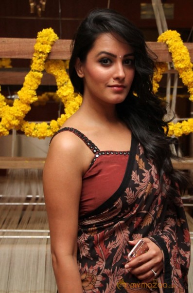 Anita Hassanandani Cute and Hot Pics