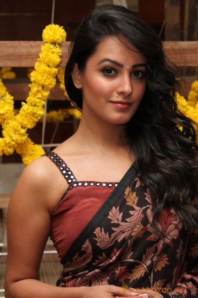Anita Hassanandani Cute and Hot Pics