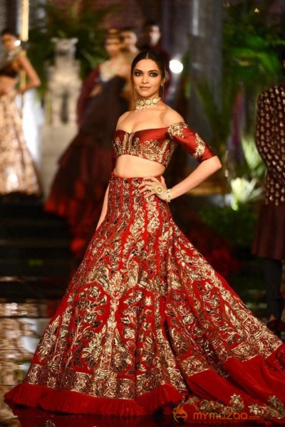 Deepika Padukone Ramp Walk Stills