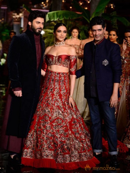 Deepika Padukone Ramp Walk Stills