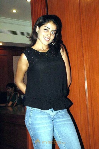 Cute genelia d souza Photo Gallery