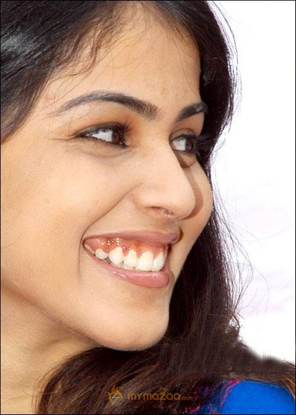 Cute genelia d souza Photo Gallery