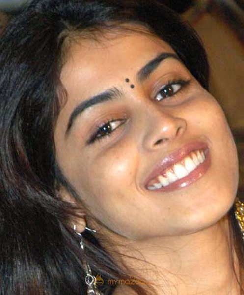 Cute genelia d souza Photo Gallery