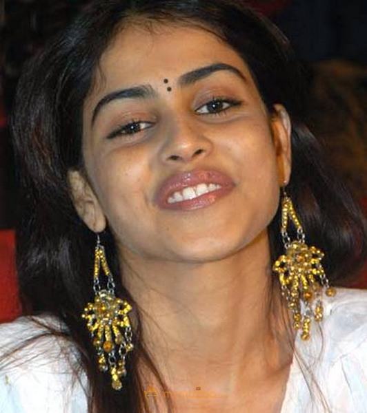 Cute genelia d souza Photo Gallery