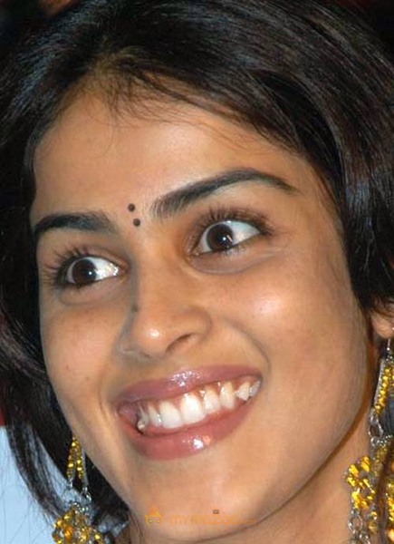 Cute genelia d souza Photo Gallery