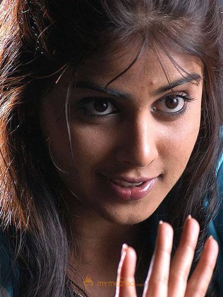 Cute genelia d souza Photo Gallery