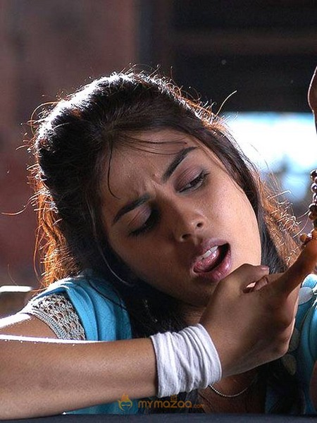 Cute genelia d souza Photo Gallery