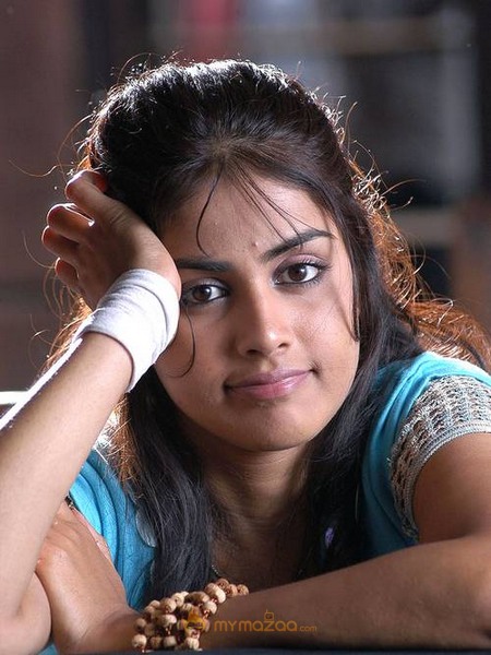 Cute genelia d souza Photo Gallery