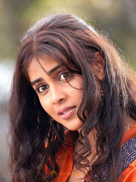 Cute genelia d souza Photo Gallery