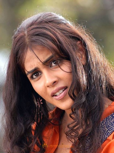 Cute genelia d souza Photo Gallery