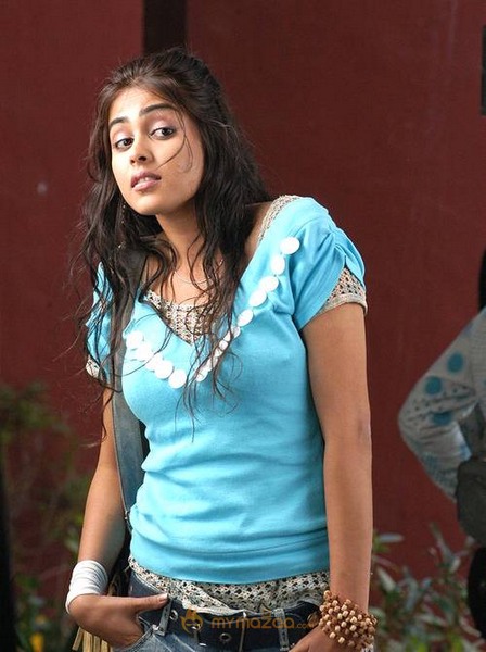 Cute genelia d souza Photo Gallery