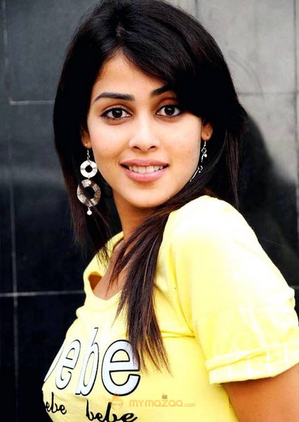 Cute genelia d souza Photo Gallery