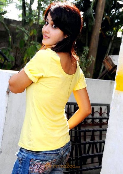 Cute genelia d souza Photo Gallery