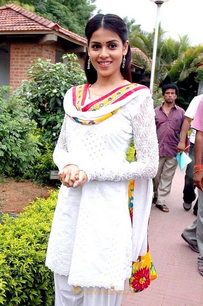 Cute genelia d souza Photo Gallery