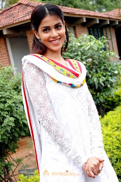 Cute genelia d souza Photo Gallery