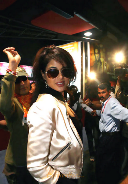 Hot Sameera Raddy Photo Gallery