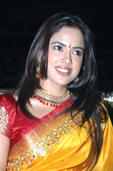 Hot Sameera Raddy Photo Gallery
