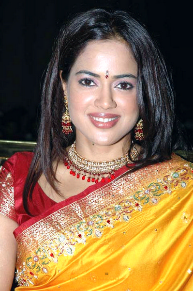 Hot Sameera Raddy Photo Gallery