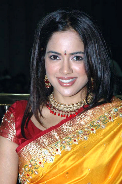 Hot Sameera Raddy Photo Gallery