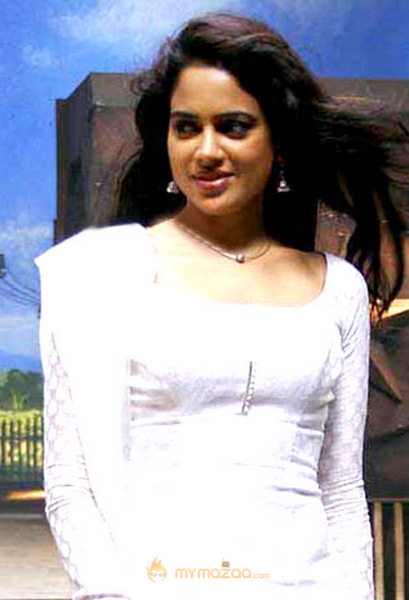 Hot Sameera Raddy Photo Gallery