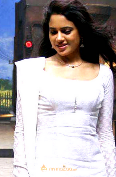 Hot Sameera Raddy Photo Gallery