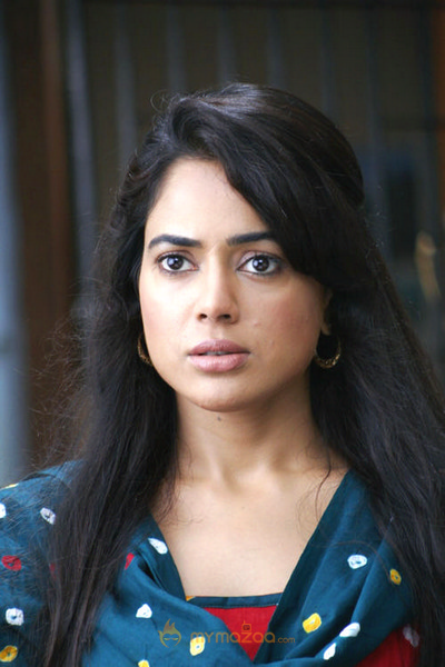 Hot Sameera Raddy Photo Gallery