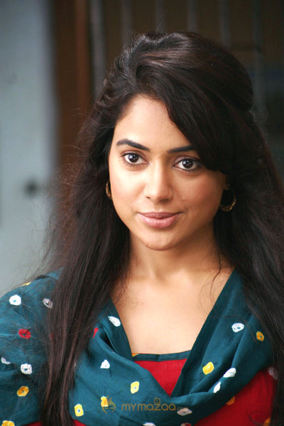 Hot Sameera Raddy Photo Gallery