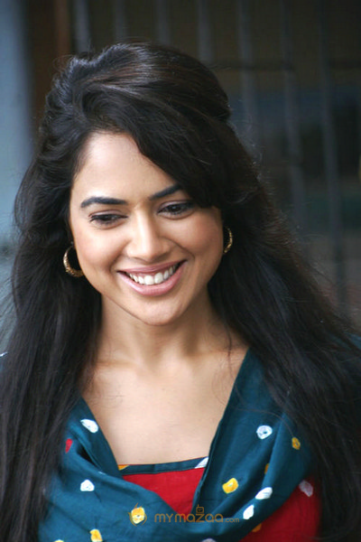 Hot Sameera Raddy Photo Gallery