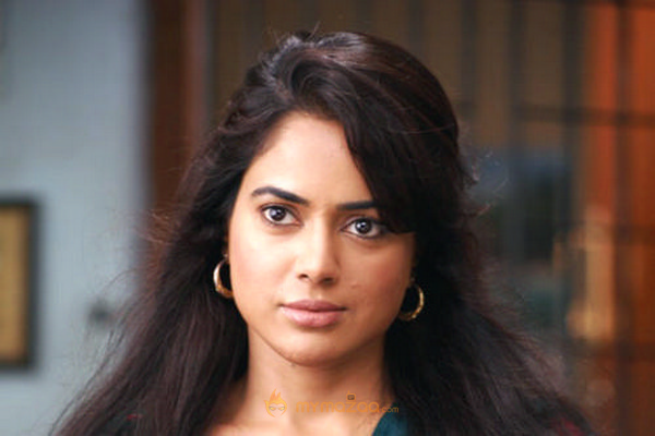 Hot Sameera Raddy Photo Gallery