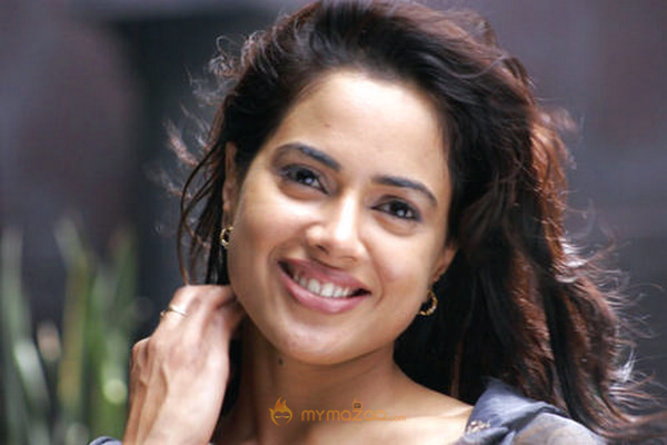 Hot Sameera Raddy Photo Gallery