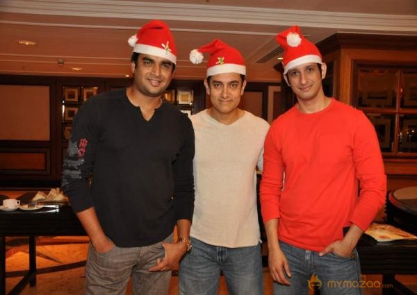 3 Idiots Celebrate Christmas 