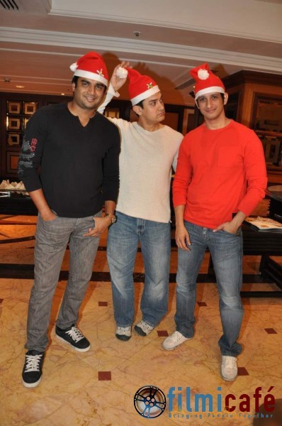 3 Idiots Celebrate Christmas 