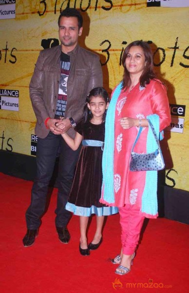 3 Idiots Premier Show 