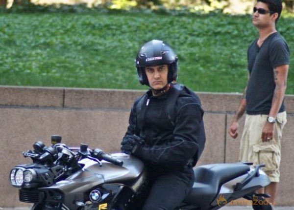 Aamir Khan & Katrina Kaif Snapped Shooting For Dhoom 3 