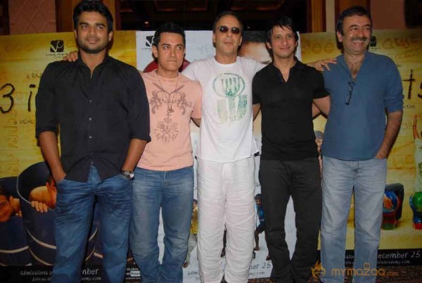 Aamir Promotes 3 Idiots 