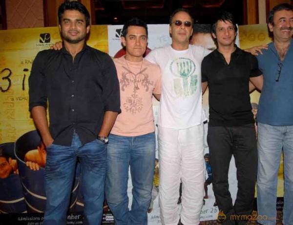 Aamir Promotes 3 Idiots 