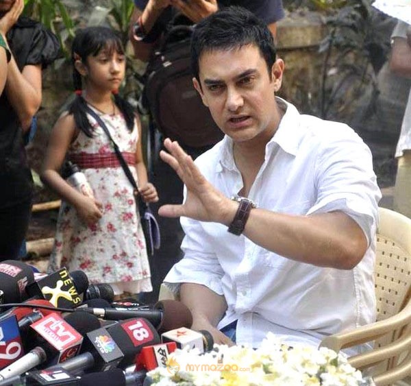 Aamir Khan celebrates 45th birthday