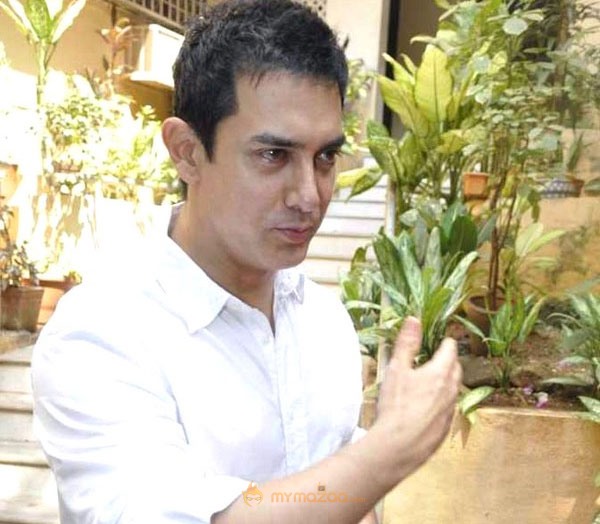 Aamir Khan celebrates 45th birthday