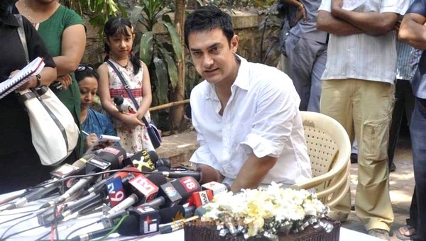 Aamir Khan celebrates 45th birthday