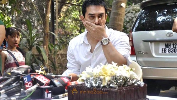 Aamir Khan celebrates 45th birthday