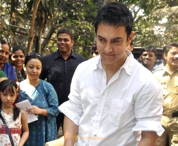 Aamir Khan celebrates 45th birthday