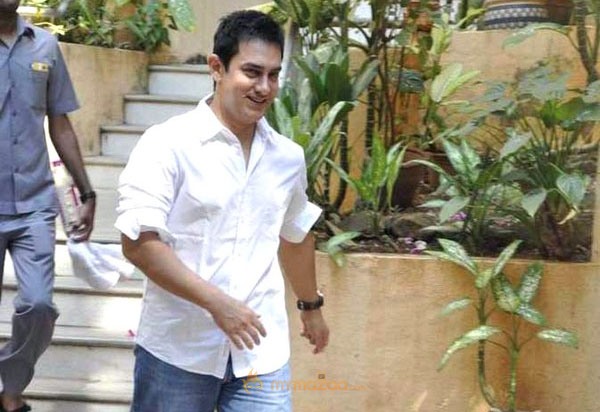 Aamir Khan celebrates 45th birthday