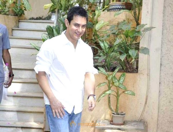 Aamir Khan celebrates 45th birthday