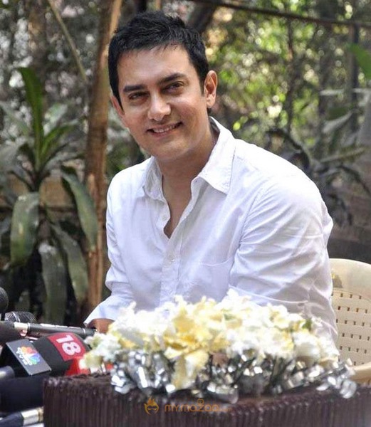 Aamir Khan celebrates 45th birthday