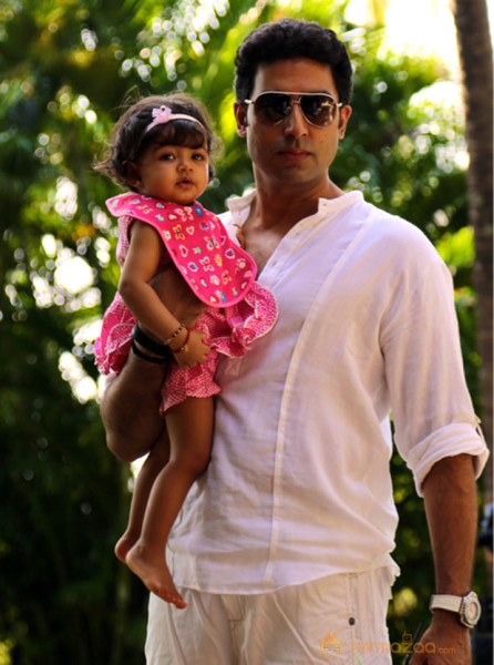 Aiswarya rai-Aradhya Bachan first bithday photos
