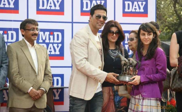 Akshay Kumar and Twinkle Khanna at Mid-Day race 