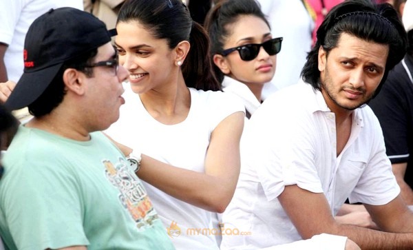 Akshay, Deepika at Housefull Cricket Match